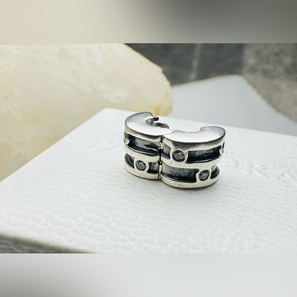 Authentic Pandora Retired ‘Sparkling’ CZ S925 Clip Charm